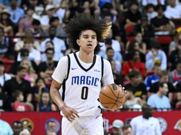 撞脸罗志祥!魔术2米01新星偶像科比 班凯罗添帮手