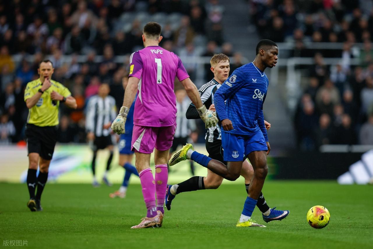 开云APP下载-英超：伯恩利士气低迷，埃弗顿能否延续火热状态？埃弗顿VS伯恩利