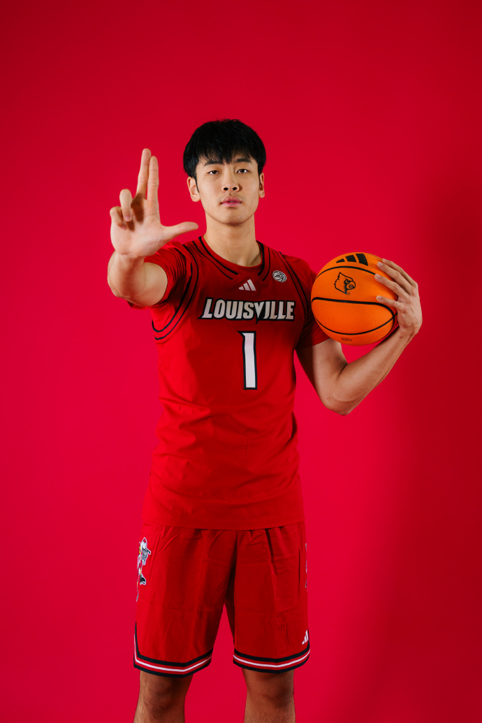 kaiyun sports-张博源加盟路易斯维尔大学!完美适配球队风格 与米切尔成为校友